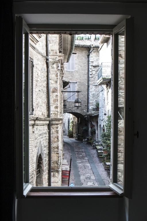 Residenza La Corte Ассизи Экстерьер фото